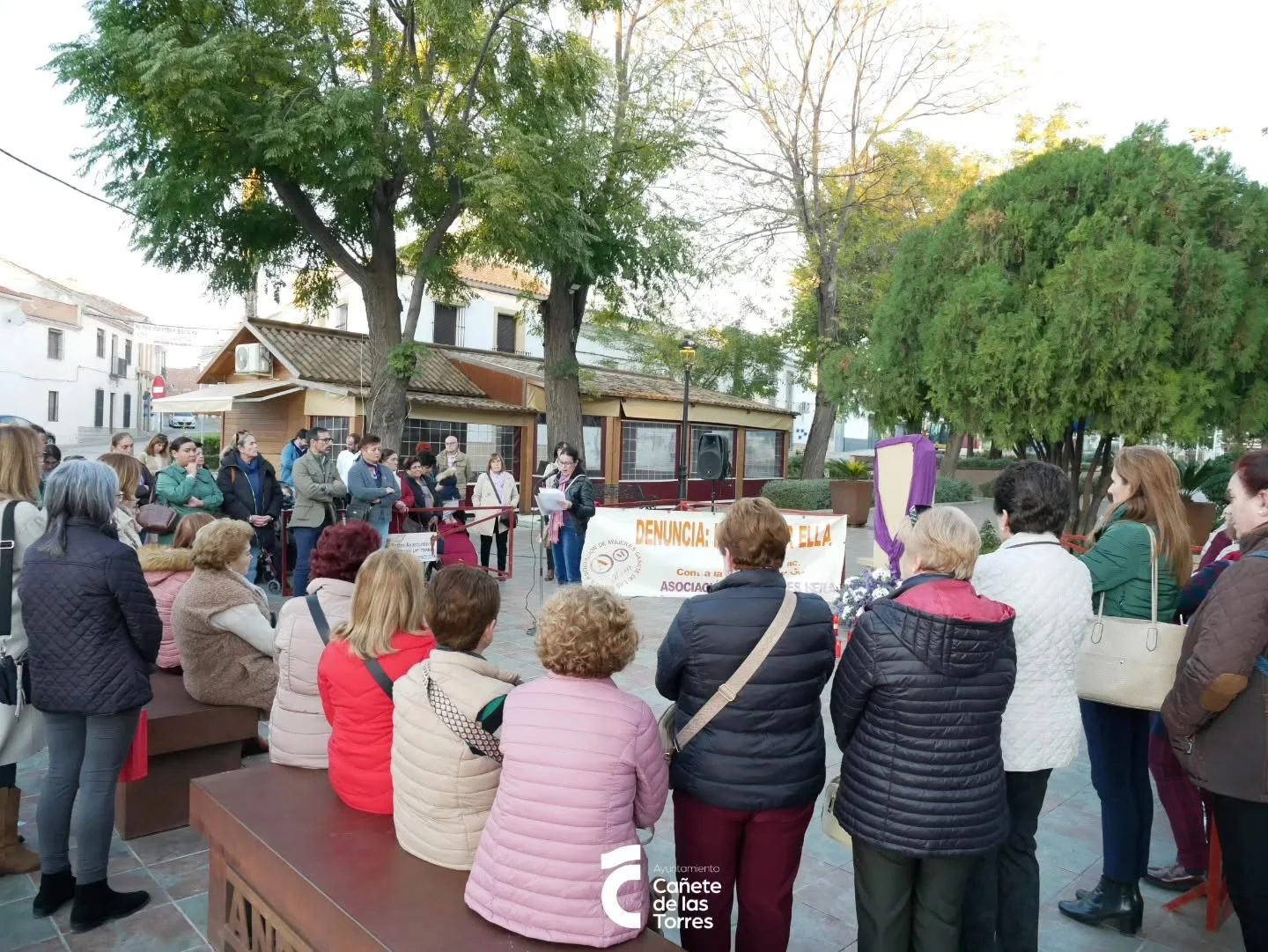 Asociación de Mujeres Hera, sumando por la igualdad. Fotografía de portada.